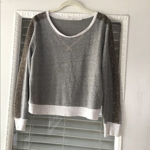 Cute Crop Top by Gibson in Gray/Crm Copper Sequin